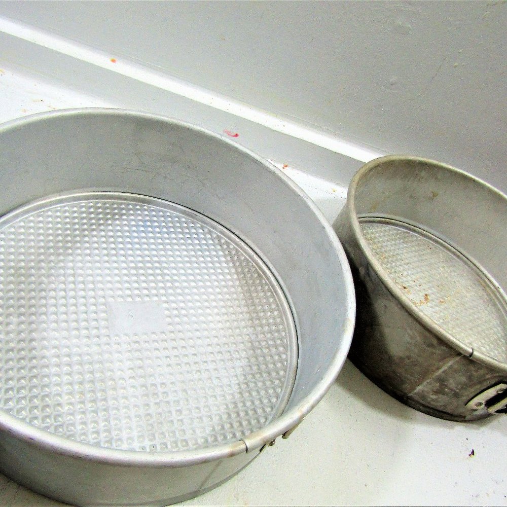 Three Springform Cheesecake Pans - Picture 6 of 8